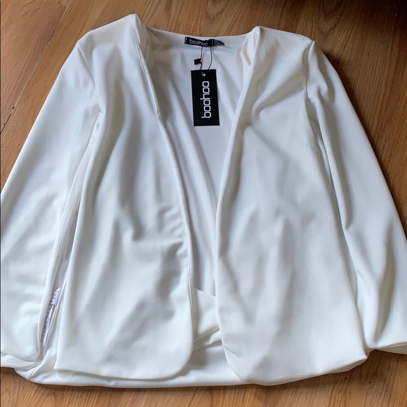 Boohoo Jackets & Blazers - Women’s Boohoo cape blazer.